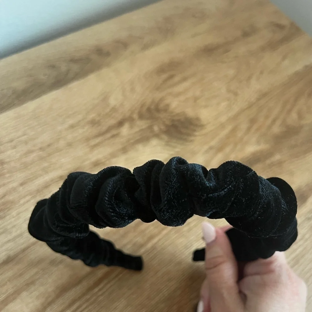 1pc Velvet Ruched Headband‎ Trendy Scrunchies Women Hair